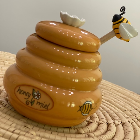 🐝JOIE Ceramic Beehive Honey Pot and Wooden Dipper🐝 - Picture 4 of 5